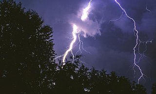 Mit heftigem Gewittern über den Kreisen Paderborn und Höxter ist am Sonntagmittag zu rechnen. Der Deutsche Wetterdienst warnt. (Symbolbild) - Pexels/Tanya Gorelova Mit heftigem Gewittern über den Kreisen Paderborn und Höxter ist am Sonntagmittag zu rechnen. Der Deutsche Wetterdienst warnt. (Symbolbild) - Pexels/Tanya Gorelova