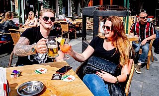 Wer im Steinhagener Ortskern Gastronomie-Tische, Werbeschilder oder ähnliches aufstellt, muss bezahlen - Symbolfoto/picture alliance Wer im Steinhagener Ortskern Gastronomie-Tische, Werbeschilder oder ähnliches aufstellt, muss bezahlen - Symbolfoto/picture alliance