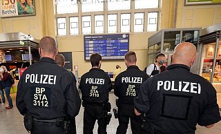 Die Bundespolizei ist für die Sicherung der Bahnhöfe zuständig. - Symbolbild: Wolfgang Rudolf Die Bundespolizei ist für die Sicherung der Bahnhöfe zuständig. - Symbolbild: Wolfgang Rudolf