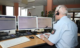 Die vier Plätze sind durchgehend besetzt, um die Notrufe entgegenzunehmen. - Nicole Bliesener Die vier Plätze sind durchgehend besetzt, um die Notrufe entgegenzunehmen. - Nicole Bliesener