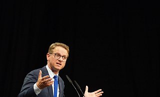 CDU-Generalsekretär Carsten Linnemann hat eine Idee präsentiert, mit der die Union dem Fachkräftemangel entgegenwirken will. Es geht um Rentnerinnen und Rentner. - Marcus Brandt/dpa CDU-Generalsekretär Carsten Linnemann hat eine Idee präsentiert, mit der die Union dem Fachkräftemangel entgegenwirken will. Es geht um Rentnerinnen und Rentner. - Marcus Brandt/dpa