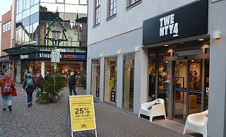 Das Modegeschäft Twenty 4 in der Höxteraner Innenstadt zieht um. - Nicole Niemann Das Modegeschäft Twenty 4 in der Höxteraner Innenstadt zieht um. - Nicole Niemann