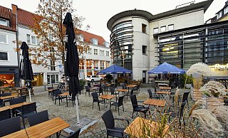 Wann dürfen Gaststätten wieder öffnen? Die Stadt erlässt jetzt zumindest die Sondernutzungsgebühren für Außenplätze bis Jahresende. - Barbara Franke Wann dürfen Gaststätten wieder öffnen? Die Stadt erlässt jetzt zumindest die Sondernutzungsgebühren für Außenplätze bis Jahresende. - Barbara Franke