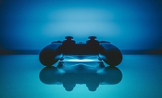 Ein Controller liegt auf einem Tisch. - StockSnap/Pixabay Ein Controller liegt auf einem Tisch. - StockSnap/Pixabay