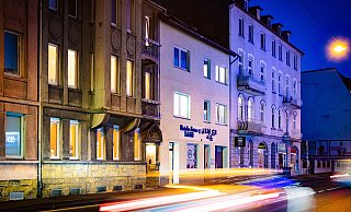 Das Islamische Zentrum an der August-Bebel-Straße ist eingefasst in zwei größere Wohnhäuser. - Mike-Dennis Müller / www.mdm.photo Das Islamische Zentrum an der August-Bebel-Straße ist eingefasst in zwei größere Wohnhäuser. - Mike-Dennis Müller / www.mdm.photo