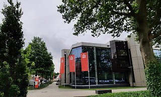Die Zentrale der Sparkasse Paderborn-Detmold im Ükern. - Marc Schröder Die Zentrale der Sparkasse Paderborn-Detmold im Ükern. - Marc Schröder