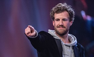 Auch das Flora-Team in Rheda-Wiedenbrück distanzierte sich von den Äußerungen von Luke Mockridge. Trotzdem wird er in Kürze in der Stadthalle auftreten. - dpa Auch das Flora-Team in Rheda-Wiedenbrück distanzierte sich von den Äußerungen von Luke Mockridge. Trotzdem wird er in Kürze in der Stadthalle auftreten. - dpa