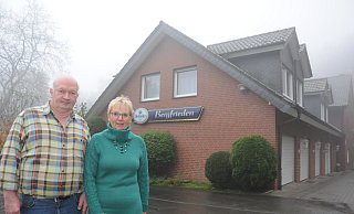 Dirk und Cornelia Wulfmeier führen den Bergfrieden jetzt in der vierten Generation. Doch schweren Herzens haben sie sich jetzt dazu entschlossen, den Restaurantbetrieb zum 1. Juli 2024 einzustellen. - Anja Hanneforth Dirk und Cornelia Wulfmeier führen den Bergfrieden jetzt in der vierten Generation. Doch schweren Herzens haben sie sich jetzt dazu entschlossen, den Restaurantbetrieb zum 1. Juli 2024 einzustellen. - Anja Hanneforth