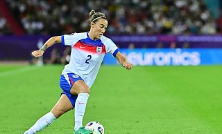 Englands Nationalspielerin Lucy Bronze bestritt die EM mit einem Schienbeinbruch. - Sebastian Christoph Gollnow/dpa Englands Nationalspielerin Lucy Bronze bestritt die EM mit einem Schienbeinbruch. - Sebastian Christoph Gollnow/dpa