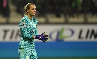 Merle Frohms ist beim VfL Wolfsburg nur noch die Nummer zwei. - Swen Pförtner/dpa Merle Frohms ist beim VfL Wolfsburg nur noch die Nummer zwei. - Swen Pförtner/dpa