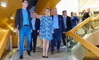 Christiana Bauer, OB-Kandidatin der CDU in Bielefeld, auf dem Weg zur Wahlparty im Bielefelder Rathaus. - Sarah Jonek Christiana Bauer, OB-Kandidatin der CDU in Bielefeld, auf dem Weg zur Wahlparty im Bielefelder Rathaus. - Sarah Jonek