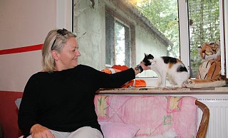 Eine Zweitkatze zur vorhandenen soll es sein. Bei den Katzenkindern desVereins Tiere in Not Verl ist Isabella Neumann schnell fündig geworden. - Alexandra Wittke Eine Zweitkatze zur vorhandenen soll es sein. Bei den Katzenkindern desVereins Tiere in Not Verl ist Isabella Neumann schnell fündig geworden. - Alexandra Wittke