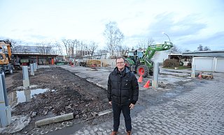 Andreas Kollmeyer hat in der vergangenen Woche mit der Gründung für den neuen Reitstall begonnen. Noch im Frühjahr sollen die Pferde einziehen. - Nicole Sielermann Andreas Kollmeyer hat in der vergangenen Woche mit der Gründung für den neuen Reitstall begonnen. Noch im Frühjahr sollen die Pferde einziehen. - Nicole Sielermann