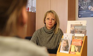 Opferschutzbeauftragte Judith Fabeck ist für die Opfer sexualisierter und häuslicher Gewalt im Kreis Höxter da. - Jan-Henrik Gerdener Opferschutzbeauftragte Judith Fabeck ist für die Opfer sexualisierter und häuslicher Gewalt im Kreis Höxter da. - Jan-Henrik Gerdener