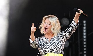 In der Schlager-Branche ist Beatrice Egli ein echter Superstar. Im August wird sie auch ihre Fans im Aqua-Magica-Park begeistern. - Bodo Schackow / dpa In der Schlager-Branche ist Beatrice Egli ein echter Superstar. Im August wird sie auch ihre Fans im Aqua-Magica-Park begeistern. - Bodo Schackow / dpa