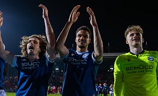 Drei aus dem Mannschaftsrat: Arminia Bielefelds Mael Corboz zieht als Kapitän automatisch ein. Joel Felix und Jonas Kersken (v. l.) wurden ins Gremium gewählt. - Teresa Kroeger Drei aus dem Mannschaftsrat: Arminia Bielefelds Mael Corboz zieht als Kapitän automatisch ein. Joel Felix und Jonas Kersken (v. l.) wurden ins Gremium gewählt. - Teresa Kroeger