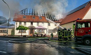 Das Feuer in dem Gasthof brach am frühen Samstagmorgen aus. - Ralph Meyer Das Feuer in dem Gasthof brach am frühen Samstagmorgen aus. - Ralph Meyer