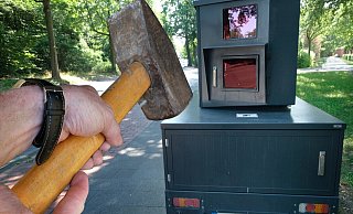 Blitzer "Moneypenny" tourt sein gut eineinhalb Jahren durch das Stadtgebiet auf der Jagd nach Temposündern. Das gefällt nicht jedem. - Andreas Frücht Blitzer "Moneypenny" tourt sein gut eineinhalb Jahren durch das Stadtgebiet auf der Jagd nach Temposündern. Das gefällt nicht jedem. - Andreas Frücht