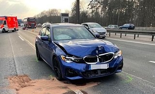 Für die Rettungsarbeiten an der Unfallstelle hat die Autobahnpolizei zwei der drei Fahrstreifen gesperrt. Es kam zu kilometerlangen Staus. - Privat Für die Rettungsarbeiten an der Unfallstelle hat die Autobahnpolizei zwei der drei Fahrstreifen gesperrt. Es kam zu kilometerlangen Staus. - Privat