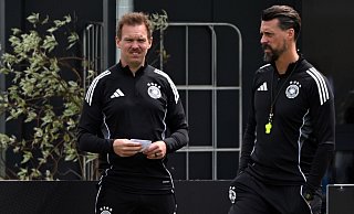 Julian Nagelsmann (l) und Sandro Wagner beim letzten gemeinsamen DFB-Training. - Federico Gambarini/dpa Julian Nagelsmann (l) und Sandro Wagner beim letzten gemeinsamen DFB-Training. - Federico Gambarini/dpa