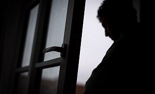 Die Krisen der Zeit hinterlassen Spuren bei der seelischen Gesundheit von Millionen Menschen. (Symbolbild). - Foto: Sina Schuldt/dpa Die Krisen der Zeit hinterlassen Spuren bei der seelischen Gesundheit von Millionen Menschen. (Symbolbild). - Foto: Sina Schuldt/dpa