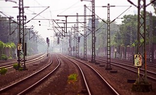 Tragischer Unfall an der Bahnstrecke zwischen Bielefeld und Herford. - Symbolfoto Tragischer Unfall an der Bahnstrecke zwischen Bielefeld und Herford. - Symbolfoto