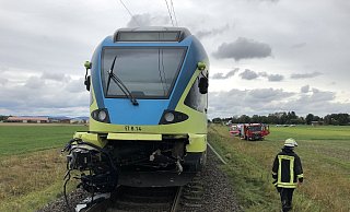 Die Lok erfasste das Auto mit voller Wucht. - Jan Henning Rogge Die Lok erfasste das Auto mit voller Wucht. - Jan Henning Rogge