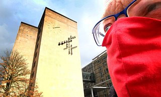 Maske tragen und Abstand halten sind aktuell oberstes Gebot in Anbetracht drastisch steigender Infektionszahlen. - Andreas Frücht Maske tragen und Abstand halten sind aktuell oberstes Gebot in Anbetracht drastisch steigender Infektionszahlen. - Andreas Frücht