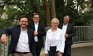 Thomas Kutschaty, Chef der NRW-SPD (v. l.), im Gespräch mit SPD-Bundestagsabgeordneten Stefan Schwartze und den beiden SPD-Landtagsabgeordneten Angela Lück und Christian Dahm. - Susanne Barth Thomas Kutschaty, Chef der NRW-SPD (v. l.), im Gespräch mit SPD-Bundestagsabgeordneten Stefan Schwartze und den beiden SPD-Landtagsabgeordneten Angela Lück und Christian Dahm. - Susanne Barth