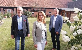 Günter Arlt (l.), Bianca Weber und Dirk Kamin wollen für die Freien Wähler nach der Kommunalwahl am 13. September in den Stadtrat einziehen. - Marion Pokorra-Brockschmidt Günter Arlt (l.), Bianca Weber und Dirk Kamin wollen für die Freien Wähler nach der Kommunalwahl am 13. September in den Stadtrat einziehen. - Marion Pokorra-Brockschmidt