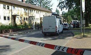Die Spurensicherung war an den Tatorten Rahdener Straße und "Mittelgang" am Donnestagabend noch im Einsatz. - Karsten Schulz Die Spurensicherung war an den Tatorten Rahdener Straße und "Mittelgang" am Donnestagabend noch im Einsatz. - Karsten Schulz