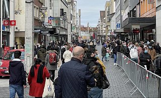 Besonders hoch ist der Andrang auf das Bielefelder Shoppingcenter Loom. - Stefan Gerold Besonders hoch ist der Andrang auf das Bielefelder Shoppingcenter Loom. - Stefan Gerold