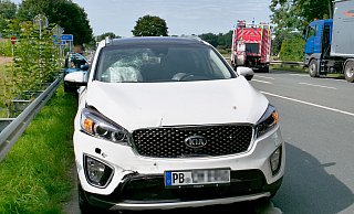 Bei einem Auffahrunfall zwischen zwei Personenwagen auf der Münsterstraße (B 64) im Bereich der Anschlussstelle zur A 33 wurden zwei Insassen verletzt. - Ralph Meyer Bei einem Auffahrunfall zwischen zwei Personenwagen auf der Münsterstraße (B 64) im Bereich der Anschlussstelle zur A 33 wurden zwei Insassen verletzt. - Ralph Meyer