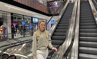 Im Einkaufszentrum Loom haben vorerst alle Bekleidungsgeschäfte geschlossen. Hanna Tenkhoff musste ihren Job bei "Only" aufgeben. - Charlotte Mahncke Im Einkaufszentrum Loom haben vorerst alle Bekleidungsgeschäfte geschlossen. Hanna Tenkhoff musste ihren Job bei "Only" aufgeben. - Charlotte Mahncke