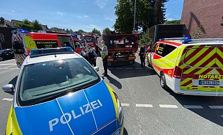An der Kreuzung Brenkhäuser Straße/B64 ereignete sich am Mittwochmittag ein tödlicher Unfall. - Niklas Tüns An der Kreuzung Brenkhäuser Straße/B64 ereignete sich am Mittwochmittag ein tödlicher Unfall. - Niklas Tüns