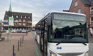 Busse sind auf der Linie 72 zwischen Harsewinkel und Herzebrock-Clarholz nur im Schulverkehr unterwegs. - Burkhard Hoeltzenbein Busse sind auf der Linie 72 zwischen Harsewinkel und Herzebrock-Clarholz nur im Schulverkehr unterwegs. - Burkhard Hoeltzenbein