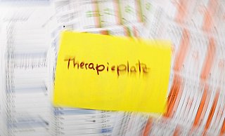Nur wenn die Chemie mit dem Psychotherapeuten stimmt, kann eine wirksame Therapie stattfinden. - Katharina Kausche/dpa/dpa-tmn Nur wenn die Chemie mit dem Psychotherapeuten stimmt, kann eine wirksame Therapie stattfinden. - Katharina Kausche/dpa/dpa-tmn
