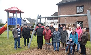 Anwohner und Nachbarn setzen sich dafür ein, dass der Spielplatz in der Straße "Im Reitstiegel" erhalten bleibt. - Mareike Patock Anwohner und Nachbarn setzen sich dafür ein, dass der Spielplatz in der Straße "Im Reitstiegel" erhalten bleibt. - Mareike Patock