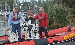 Dominik Lossen (Einsatzleiter Technik, v. l.), Mathias Hornberger (Vorsitzender Stadtsportverband) und Achim Sandmann (Geschäftsführer Ortsgruppe Paderborn) an Bord. - Dietmar Gröbing Dominik Lossen (Einsatzleiter Technik, v. l.), Mathias Hornberger (Vorsitzender Stadtsportverband) und Achim Sandmann (Geschäftsführer Ortsgruppe Paderborn) an Bord. - Dietmar Gröbing