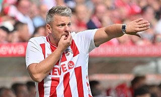 Kölns Trainer Lukas Kwasniok macht sich keine Gedanken wegen des Eriksen-Transfers zum VfL Wolfsburg - Torsten Silz/dpa Kölns Trainer Lukas Kwasniok macht sich keine Gedanken wegen des Eriksen-Transfers zum VfL Wolfsburg - Torsten Silz/dpa