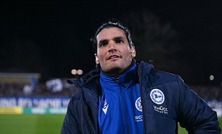 Daniel Jara, eigentlich Co-Trainer beim DSC Arminia Bielefeld, muss gegen 1860 München als Chefcoach auf die Bank. - Teresa Kroeger Daniel Jara, eigentlich Co-Trainer beim DSC Arminia Bielefeld, muss gegen 1860 München als Chefcoach auf die Bank. - Teresa Kroeger