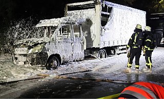 Lkw brennt in Bielefeld. - Charlotte Mahncke Lkw brennt in Bielefeld. - Charlotte Mahncke