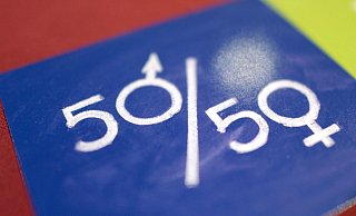 Männer in Deutschland leben umso länger, je stärker Frauen und Männer gleichgestellt sind. Zu diesem Ergebnis kommt eine Studie. - picture alliance Männer in Deutschland leben umso länger, je stärker Frauen und Männer gleichgestellt sind. Zu diesem Ergebnis kommt eine Studie. - picture alliance