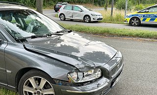 Ohne Verletzte, aber mit hohem Sachschaden endete am Montagabend ein Zusammenstoß von zwei Autos auf der Kaunitzer Straße. - Ralph Meyer Ohne Verletzte, aber mit hohem Sachschaden endete am Montagabend ein Zusammenstoß von zwei Autos auf der Kaunitzer Straße. - Ralph Meyer