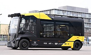 Ähnliche autonom fahrende Busse wie dieser mit einem Fassungsvermögen von zehn Plätzen könnten bald auch in Herford unterwegs sein. - Matthias Bungeroth Ähnliche autonom fahrende Busse wie dieser mit einem Fassungsvermögen von zehn Plätzen könnten bald auch in Herford unterwegs sein. - Matthias Bungeroth