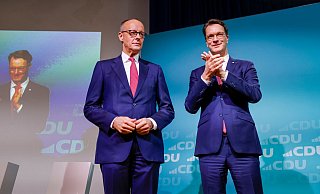 CDU-Chef Friedrich Merz (l.,) mit NRW-Ministerpräsident Hendrik Wüst (CDU) in Essen. - Thomas Banneyer/dpa CDU-Chef Friedrich Merz (l.,) mit NRW-Ministerpräsident Hendrik Wüst (CDU) in Essen. - Thomas Banneyer/dpa