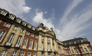 Das Fürstbischöfliche Schloss: Sitz der Westfälischen Wilhelms-Universität in Münster. - picture alliance Das Fürstbischöfliche Schloss: Sitz der Westfälischen Wilhelms-Universität in Münster. - picture alliance
