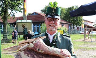 Neuer Schützenkönig: In Neuenbeken regiert nun der 58-jährige Ortsvorsteher und RatsherrChristoph Quasten. - Privat Neuer Schützenkönig: In Neuenbeken regiert nun der 58-jährige Ortsvorsteher und RatsherrChristoph Quasten. - Privat