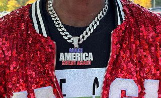 «Make America Great Again» - der Slogan von Donald Trump ist bei jeder Wahlkampfveranstaltung allgegenwärtig. - Luzia Geier/dpa «Make America Great Again» - der Slogan von Donald Trump ist bei jeder Wahlkampfveranstaltung allgegenwärtig. - Luzia Geier/dpa