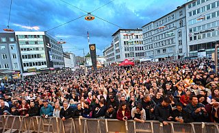 Wie schon beim Leineweber-Markt 2024 wird sich der Jahnplatz auch in diesem Jahr zu einem Magneten für Musikfans entwickeln. - Barbara Franke Wie schon beim Leineweber-Markt 2024 wird sich der Jahnplatz auch in diesem Jahr zu einem Magneten für Musikfans entwickeln. - Barbara Franke